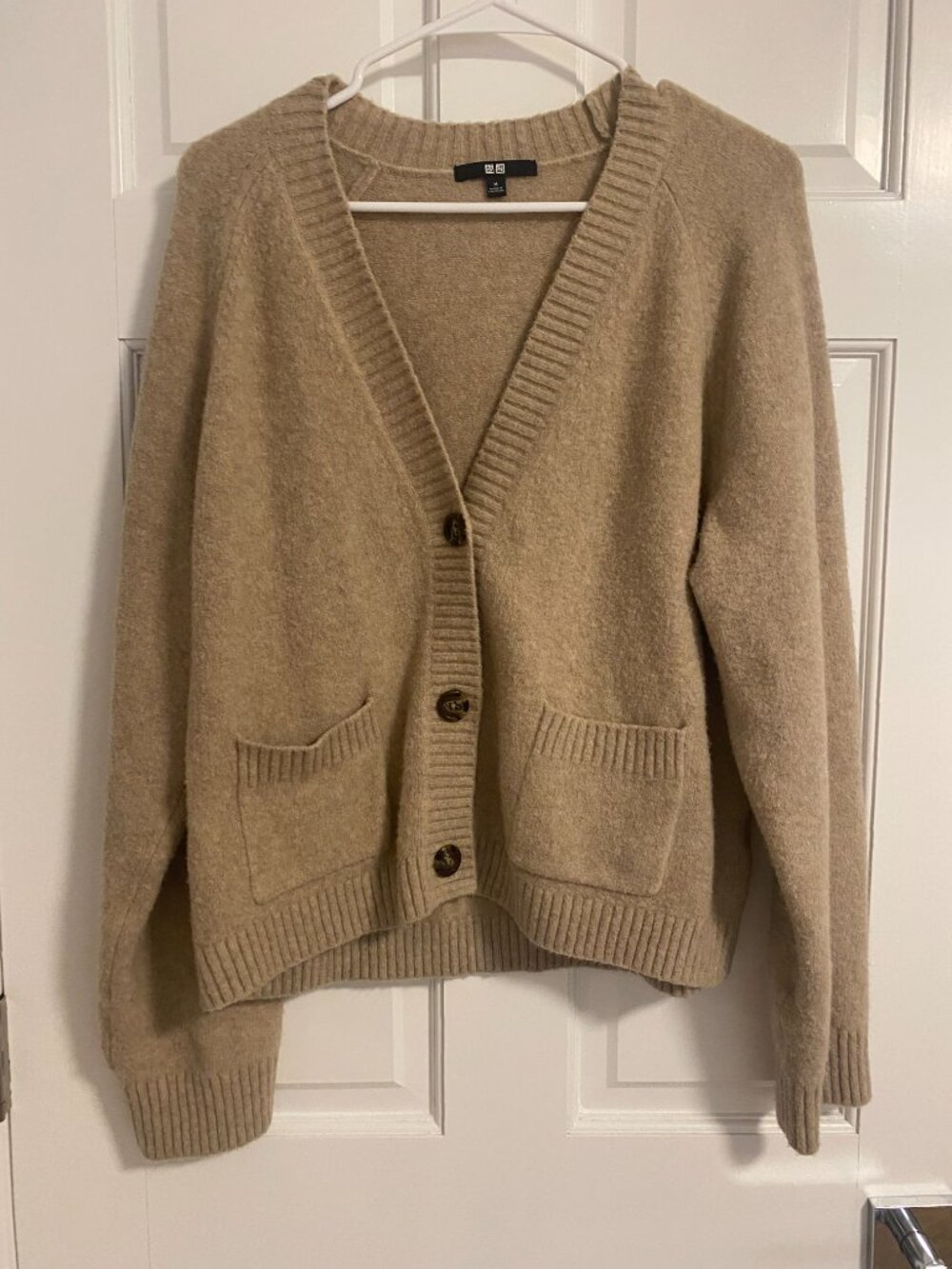 Women's Uniqlo Tan Cardigan Size Medium - Picture 9 of 9